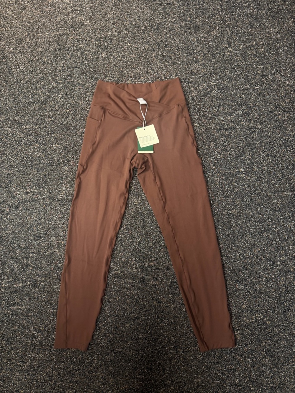 NWT Halara crossover leggings - Picture 2 of 5
